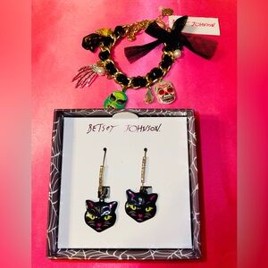 Betsey Johnson 🎃 Earring & Charm Bracelet Set Black Gold Glow in the Dark